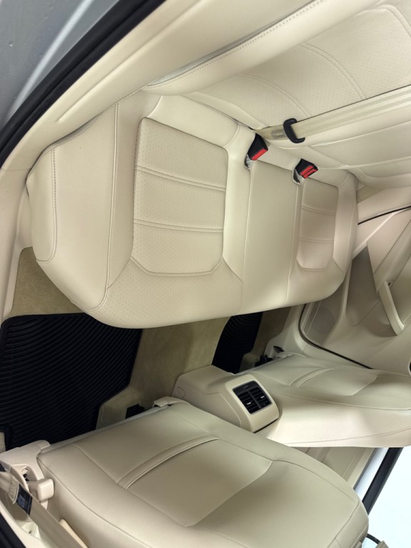 2013 Volkswagen Passat Image 21