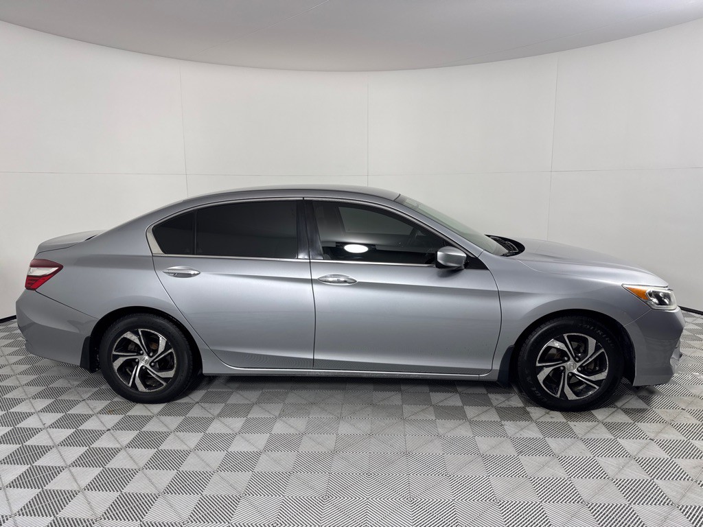 2017 Honda Accord Image 4