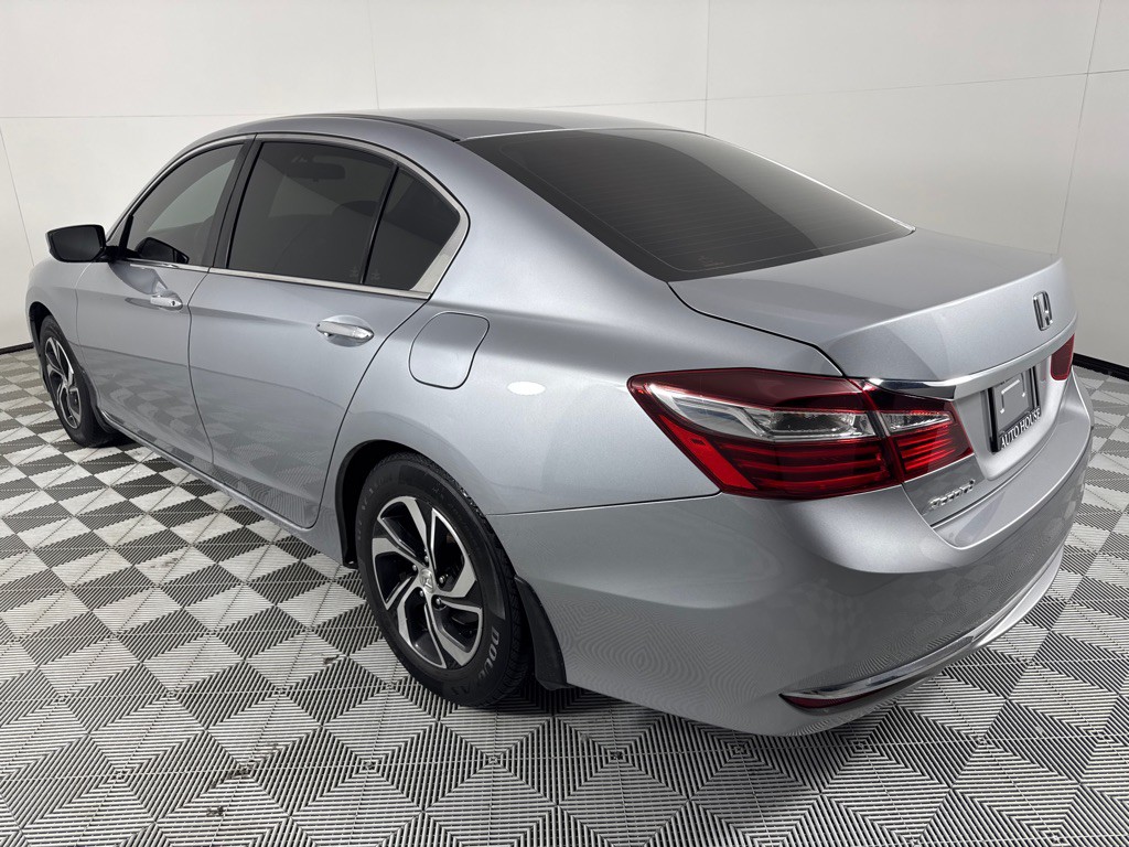 2017 Honda Accord Image 8