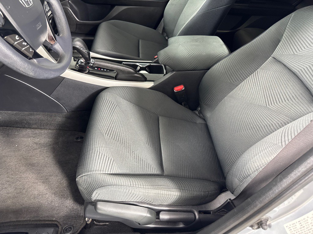 2017 Honda Accord Image 13