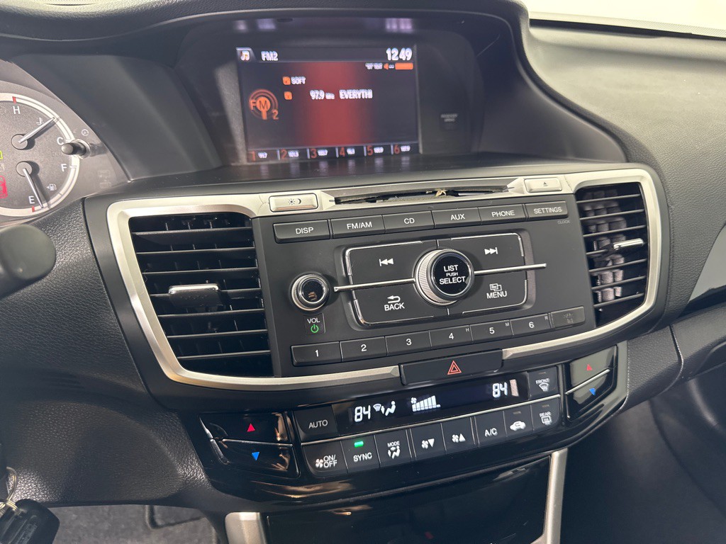 2017 Honda Accord Image 17