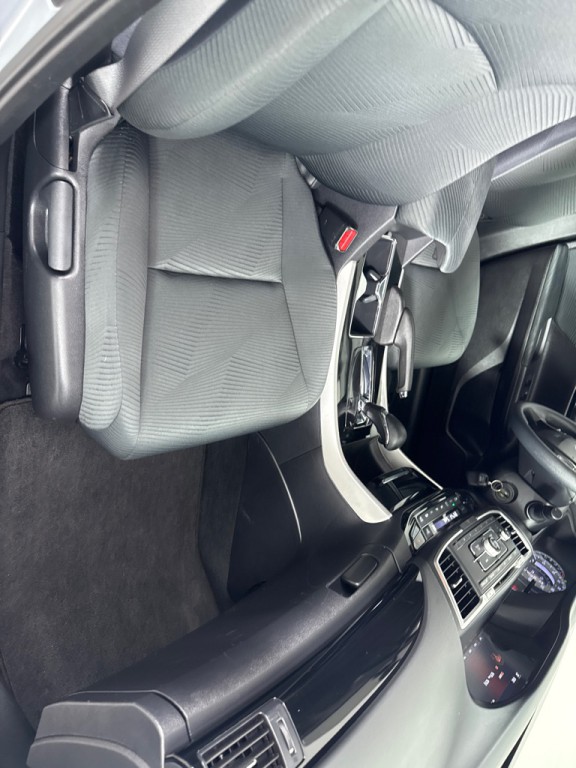 2017 Honda Accord Image 24