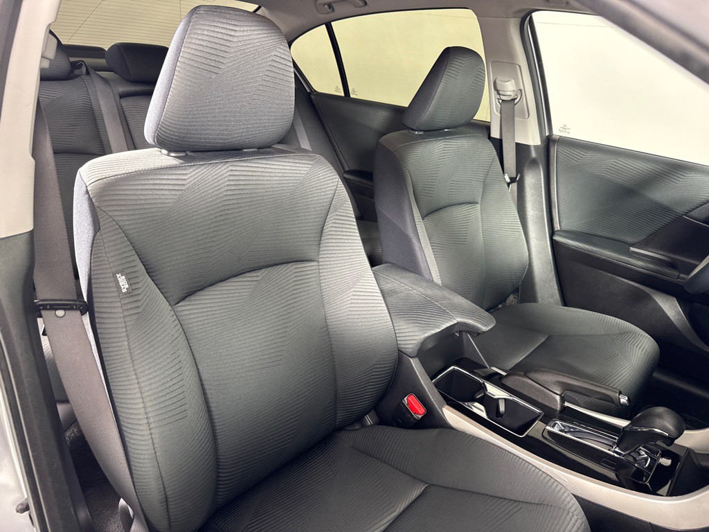 2017 Honda Accord Image 25