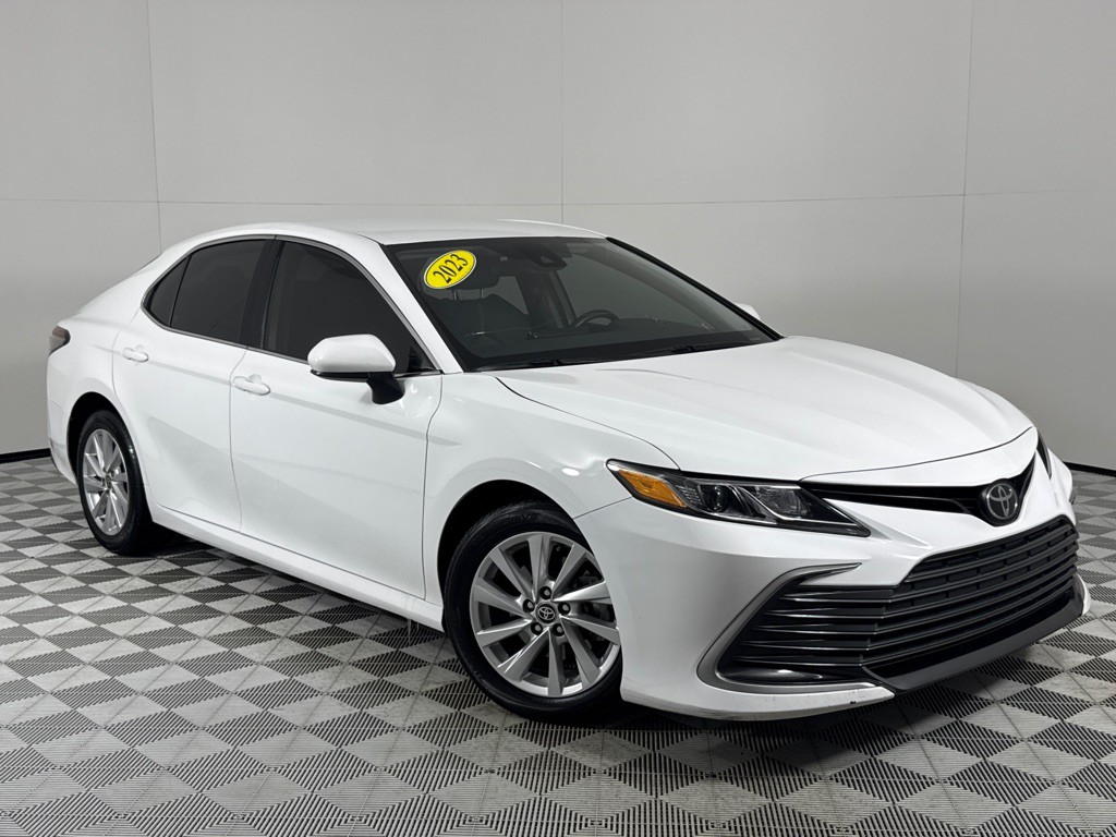 2023 Toyota Camry Image 2
