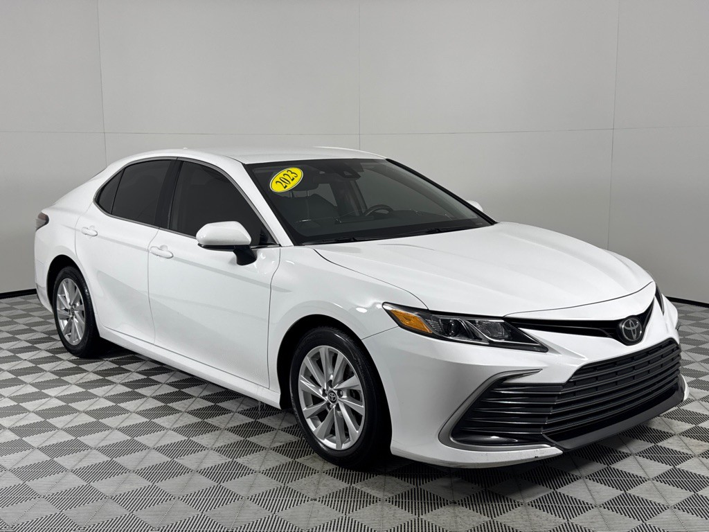 2023 Toyota Camry Image 3