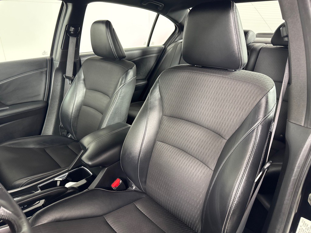 2017 Honda Accord Image 13