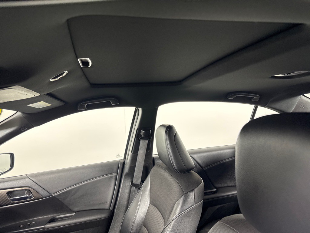 2017 Honda Accord Image 14