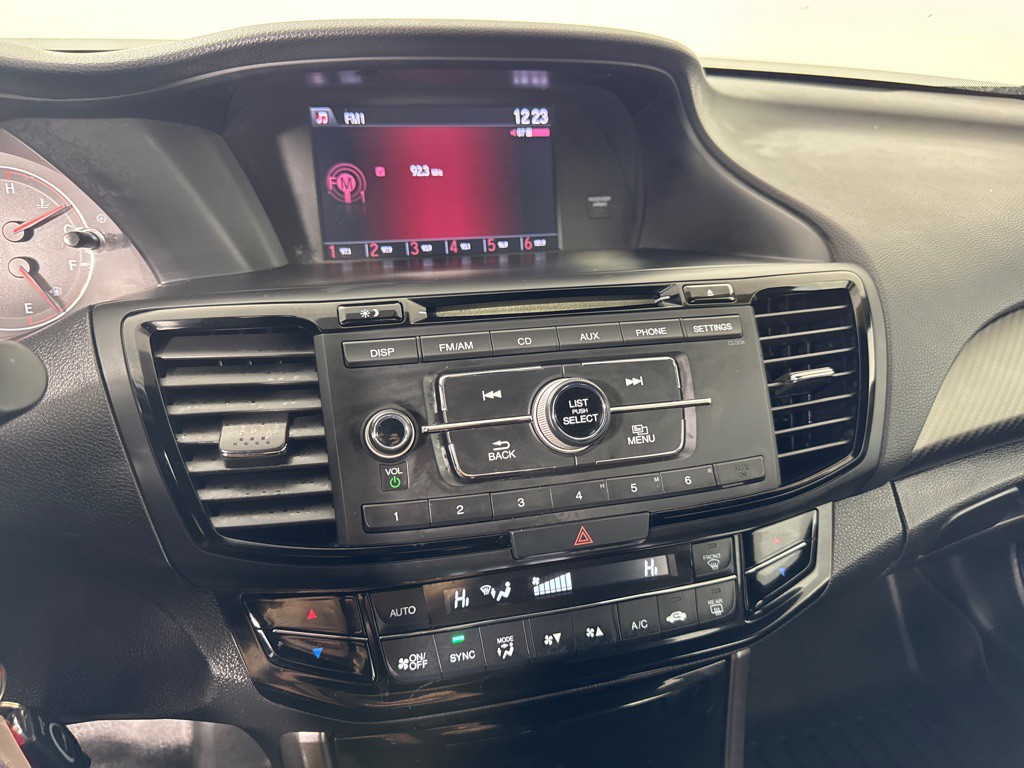 2017 Honda Accord Image 18