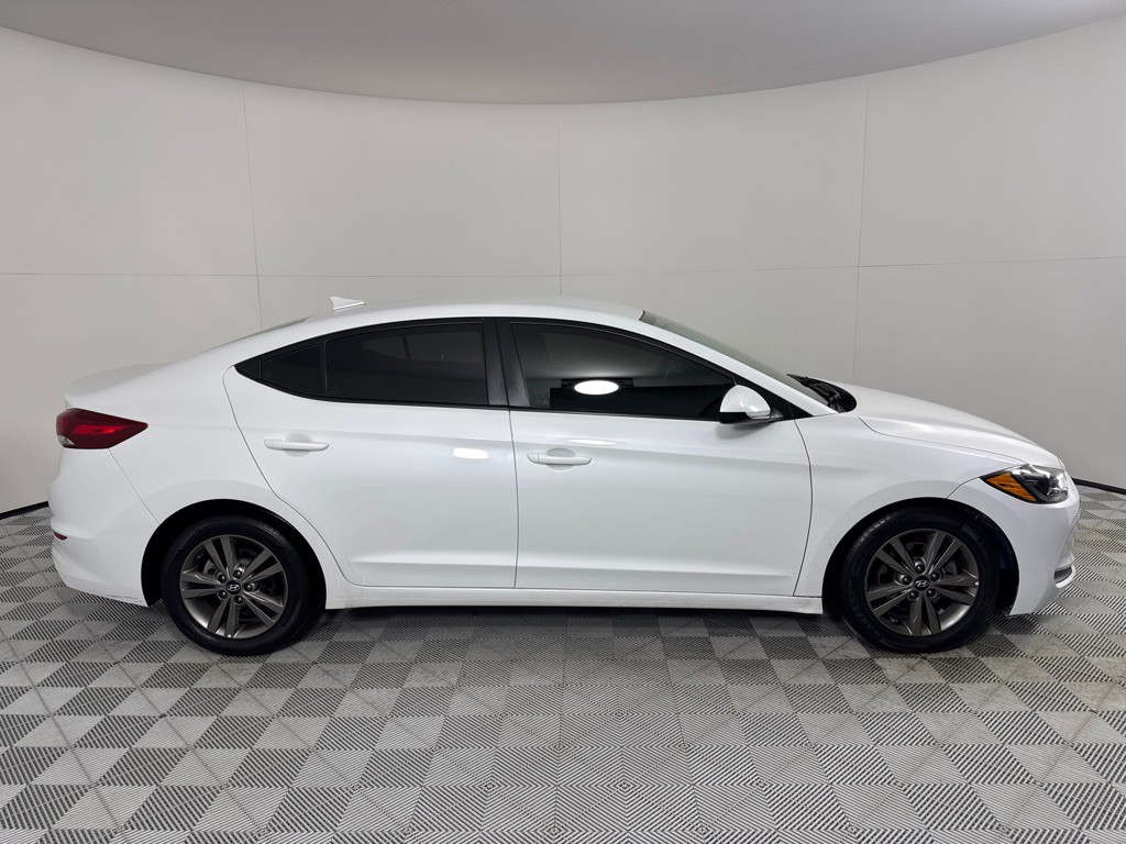 2018 Hyundai Elantra Image 4