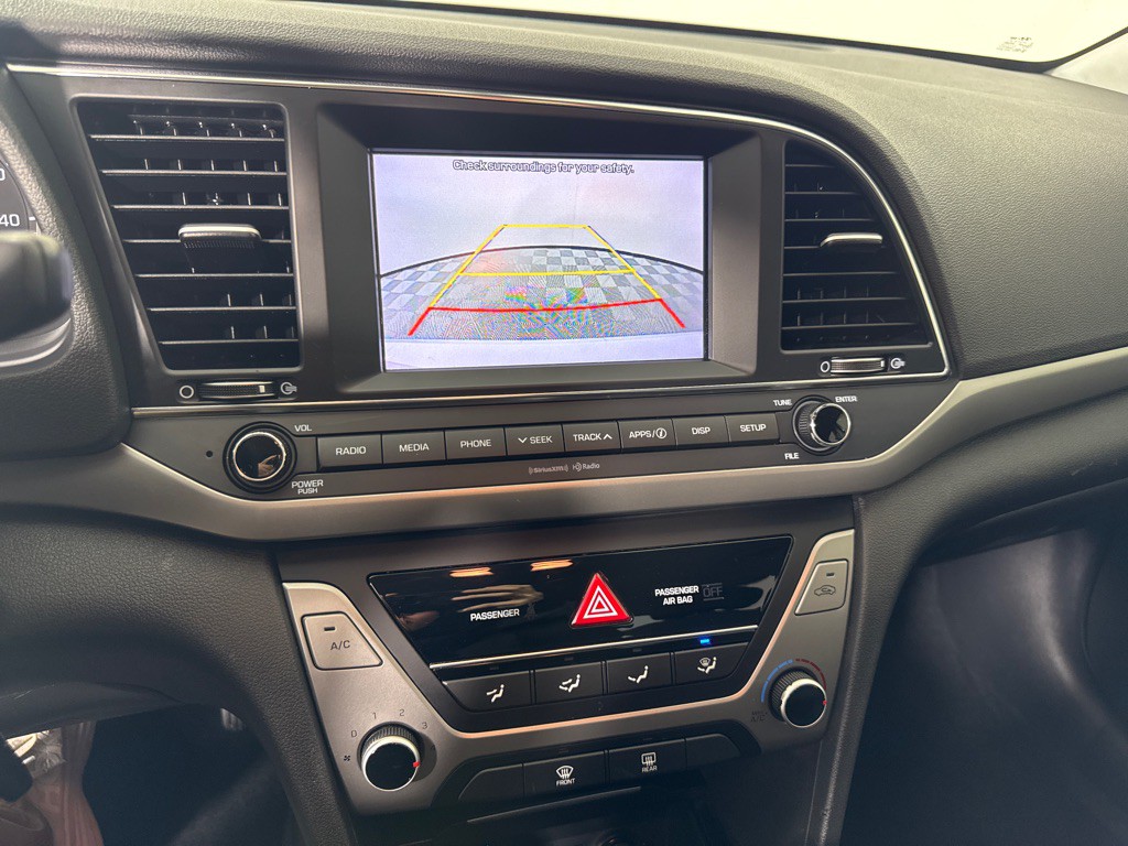 2018 Hyundai Elantra Image 16