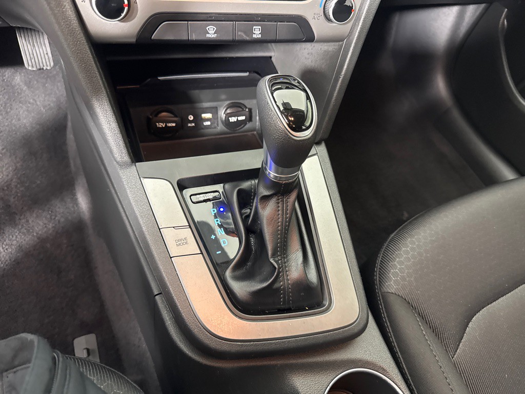 2018 Hyundai Elantra Image 17
