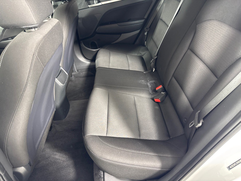 2018 Hyundai Elantra Image 18