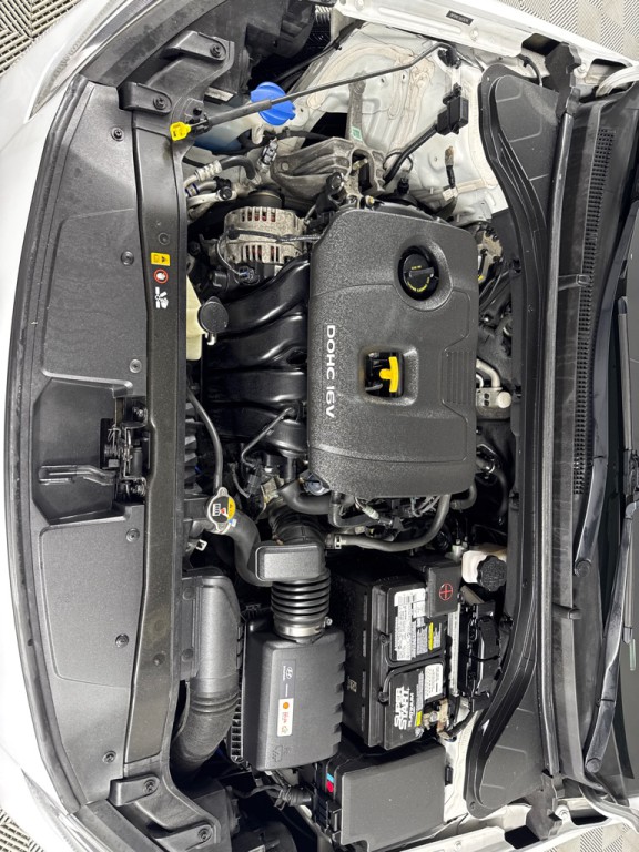 2018 Hyundai Elantra Image 25