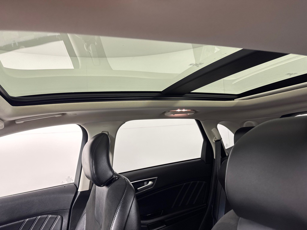 2018 Ford Edge Image 15