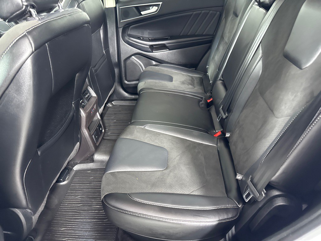 2018 Ford Edge Image 22