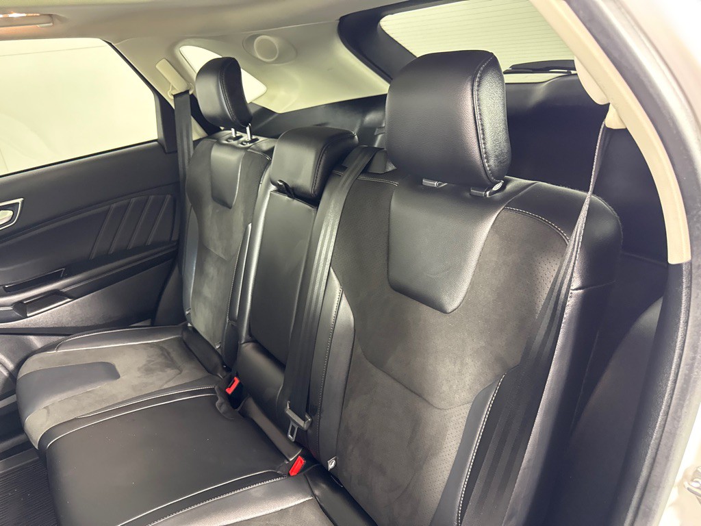 2018 Ford Edge Image 23
