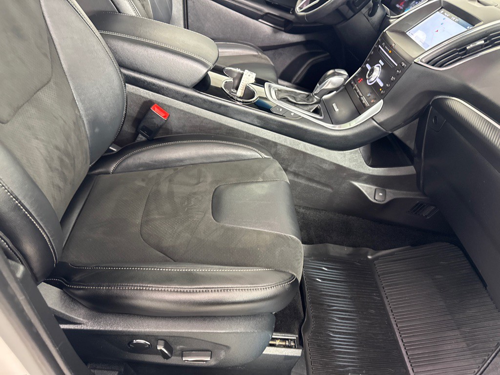 2018 Ford Edge Image 27