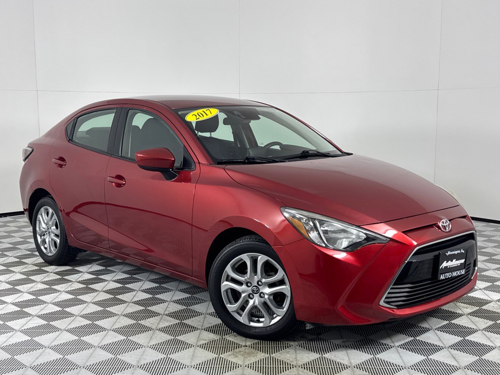 2017 Toyota Yaris Image 2