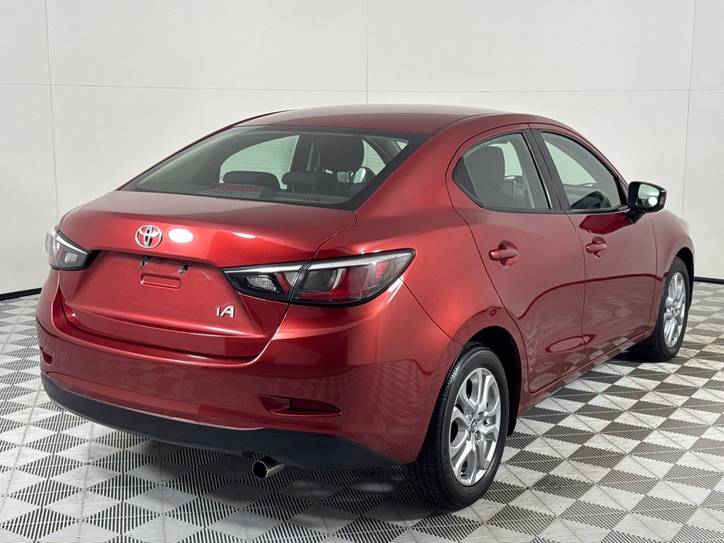 2017 Toyota Yaris Image 5