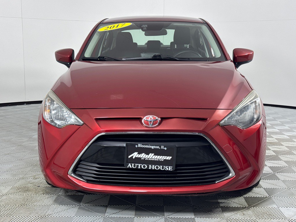 2017 Toyota Yaris Image 9