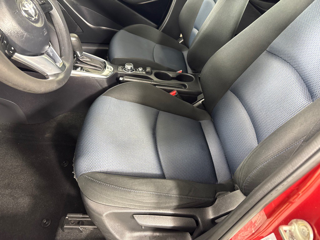 2017 Toyota Yaris Image 11