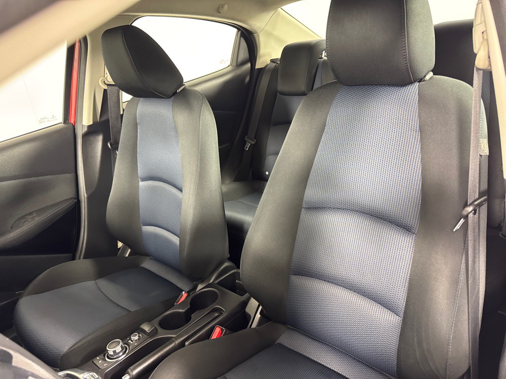 2017 Toyota Yaris Image 12