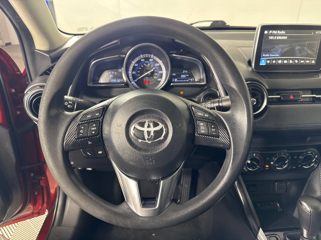 2017 Toyota Yaris Image 14