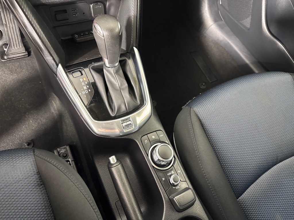 2017 Toyota Yaris Image 18