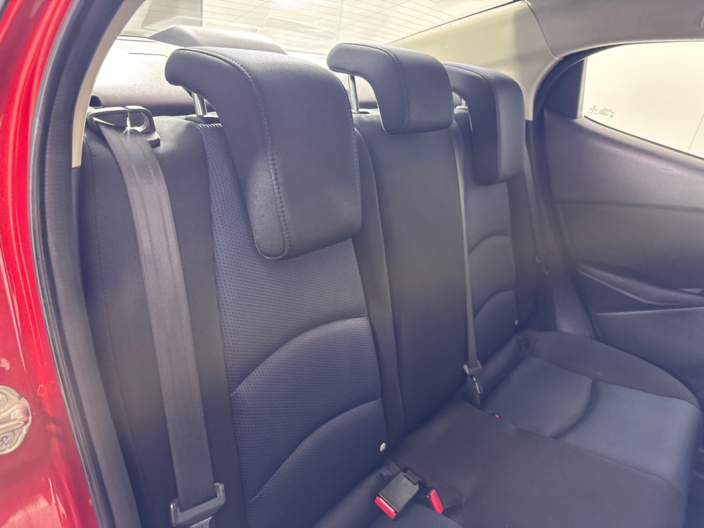 2017 Toyota Yaris Image 22