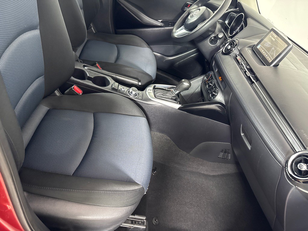 2017 Toyota Yaris Image 23