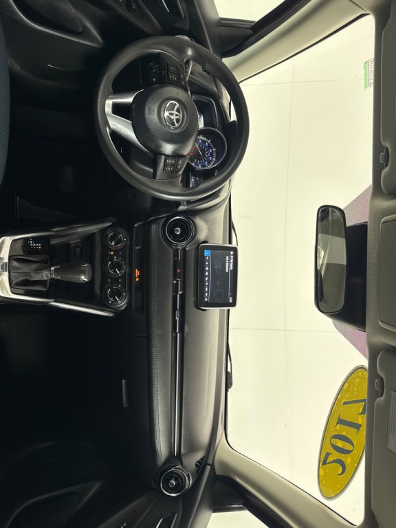 2017 Toyota Yaris Image 25