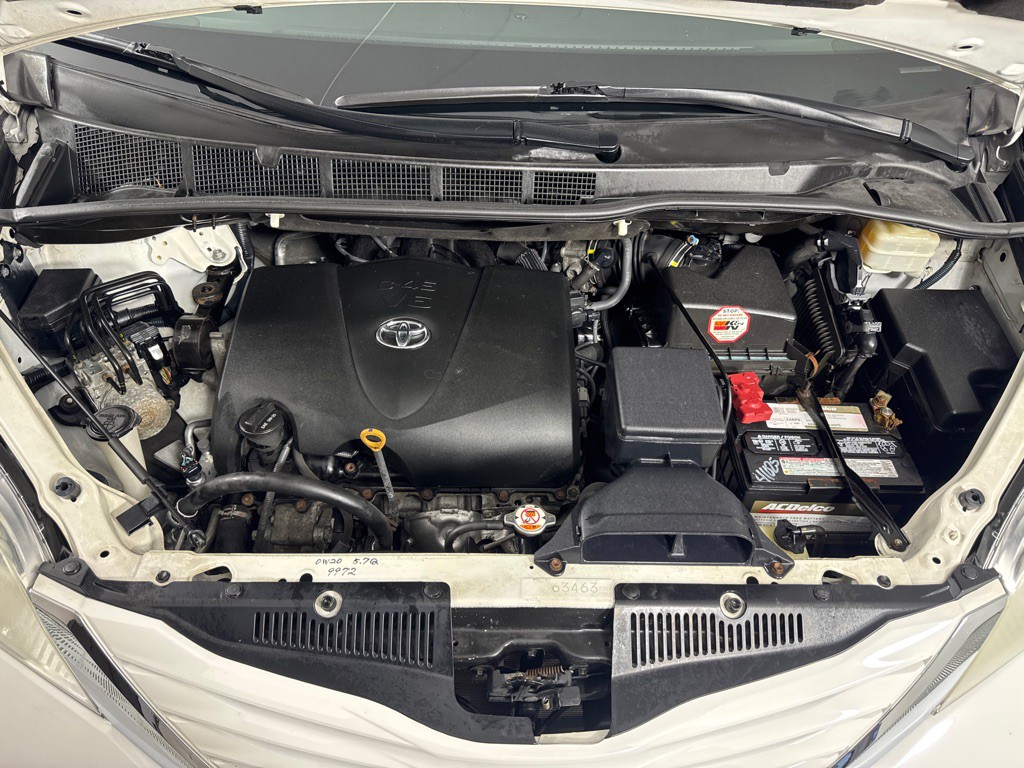2017 Toyota Sienna Image 29