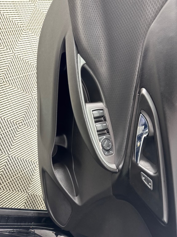 2018 Chevrolet Malibu Image 12