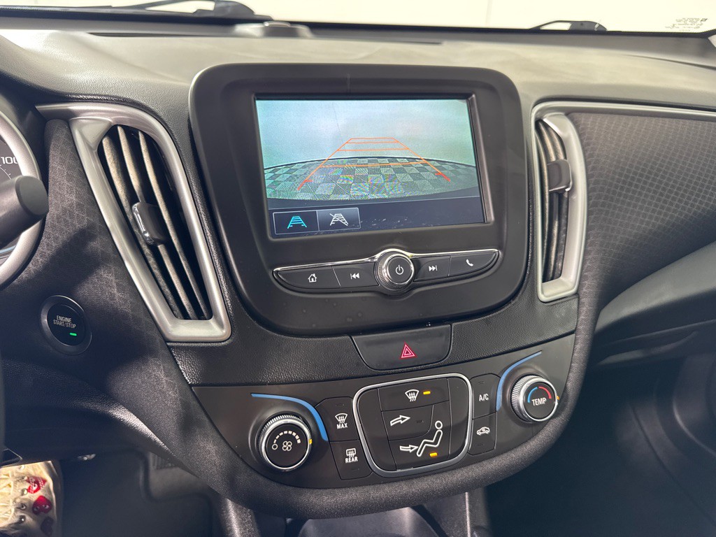 2018 Chevrolet Malibu Image 18