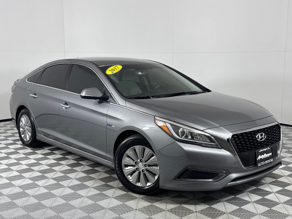 2017 Hyundai Sonata Image 2