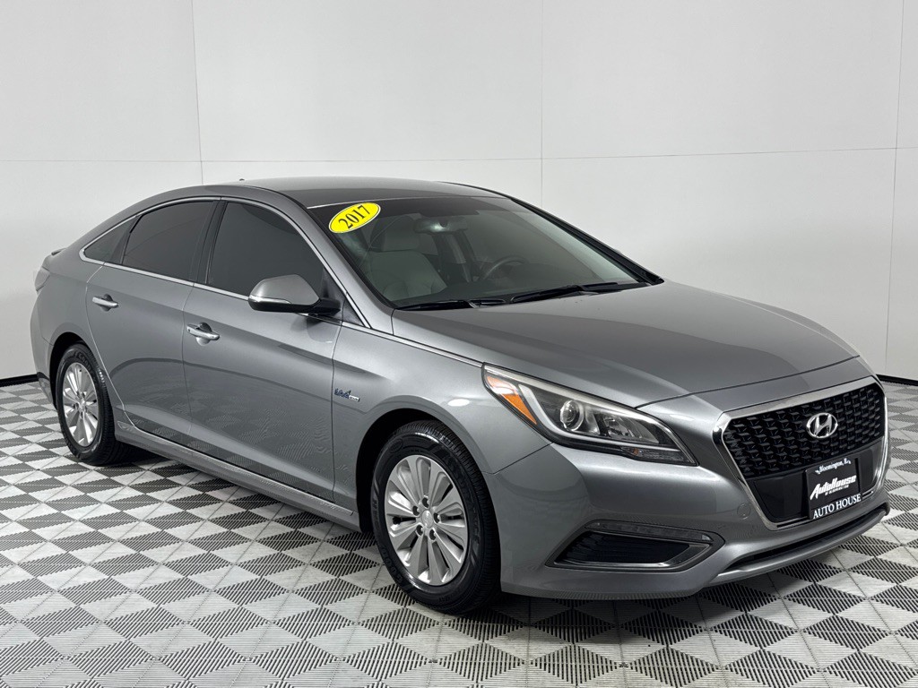 2017 Hyundai Sonata Image 3