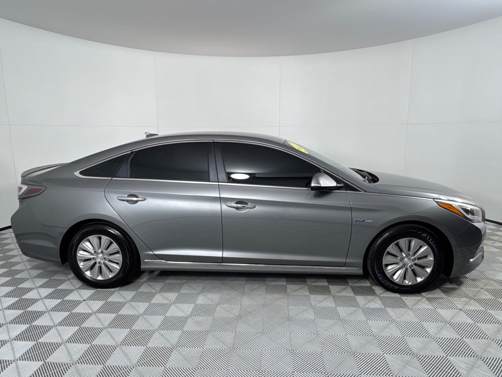 2017 Hyundai Sonata Image 4