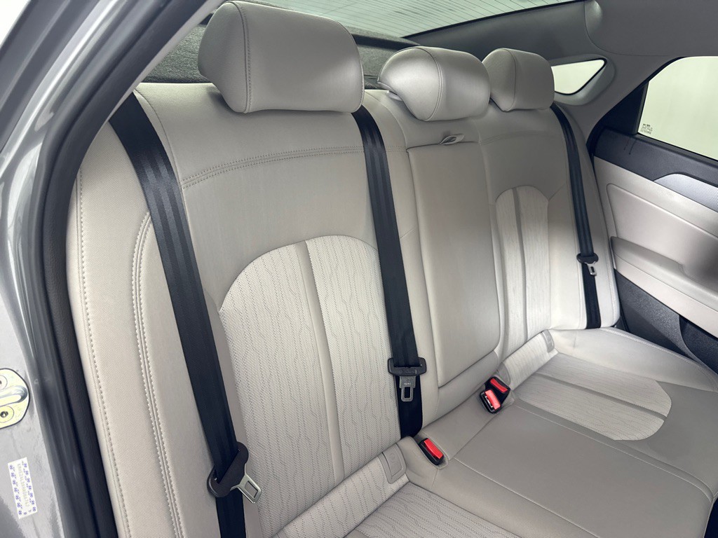 2017 Hyundai Sonata Image 23