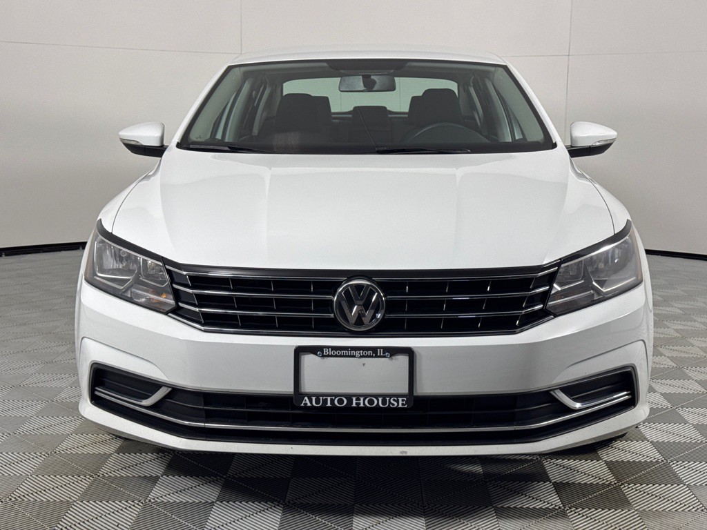 2018 Volkswagen Passat Image 11