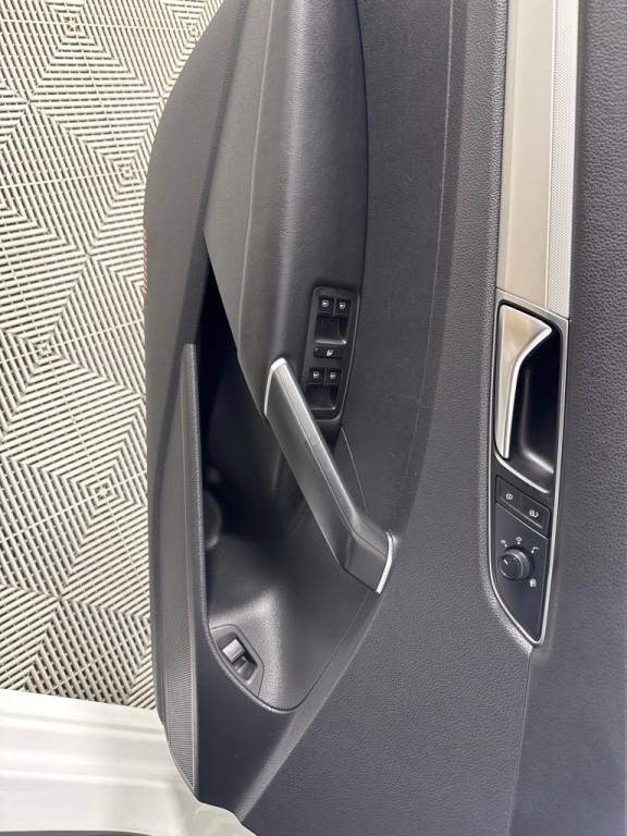 2018 Volkswagen Passat Image 12