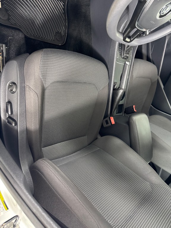 2018 Volkswagen Passat Image 13