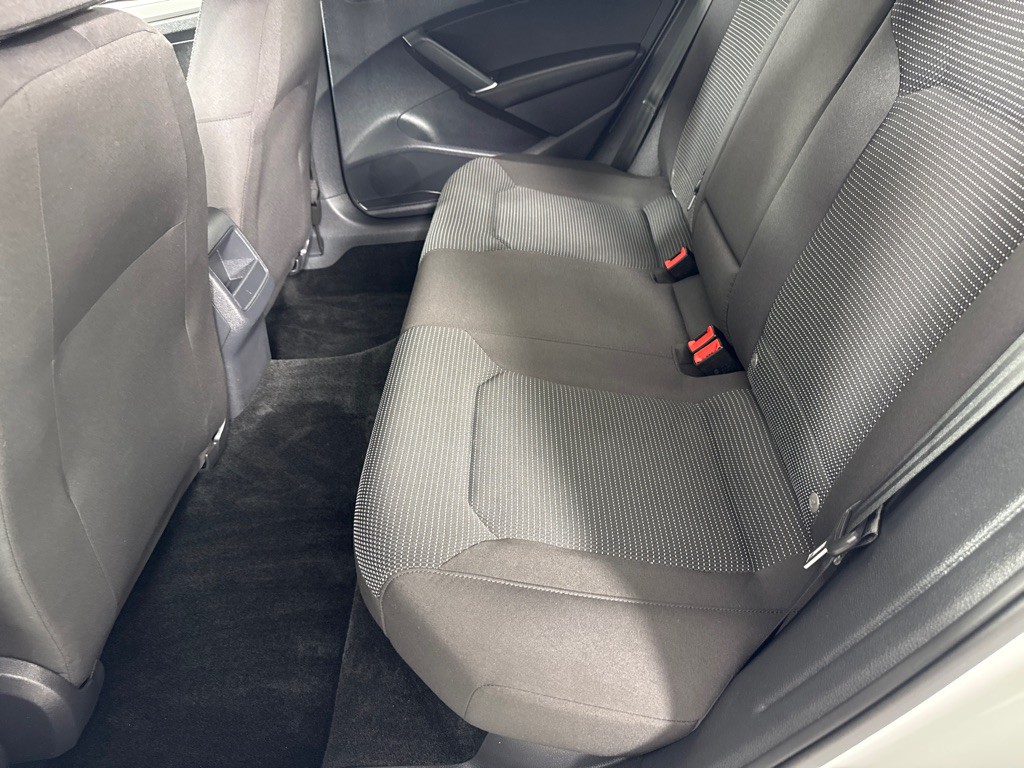 2018 Volkswagen Passat Image 20