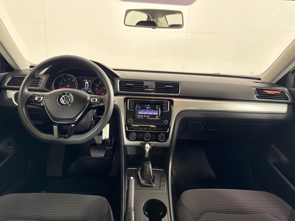 2018 Volkswagen Passat Image 26