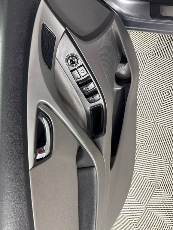 2016 Hyundai Elantra Image 11