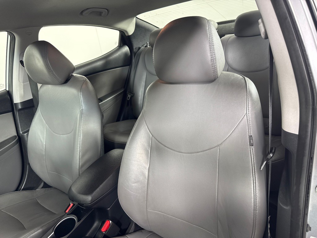 2016 Hyundai Elantra Image 12