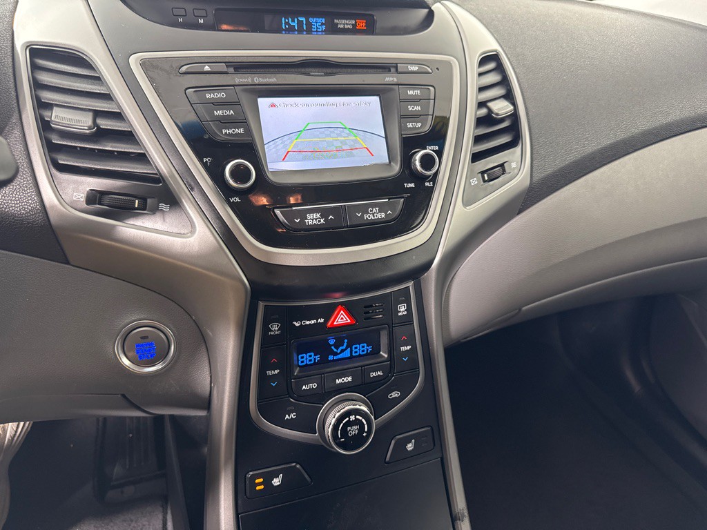 2016 Hyundai Elantra Image 16