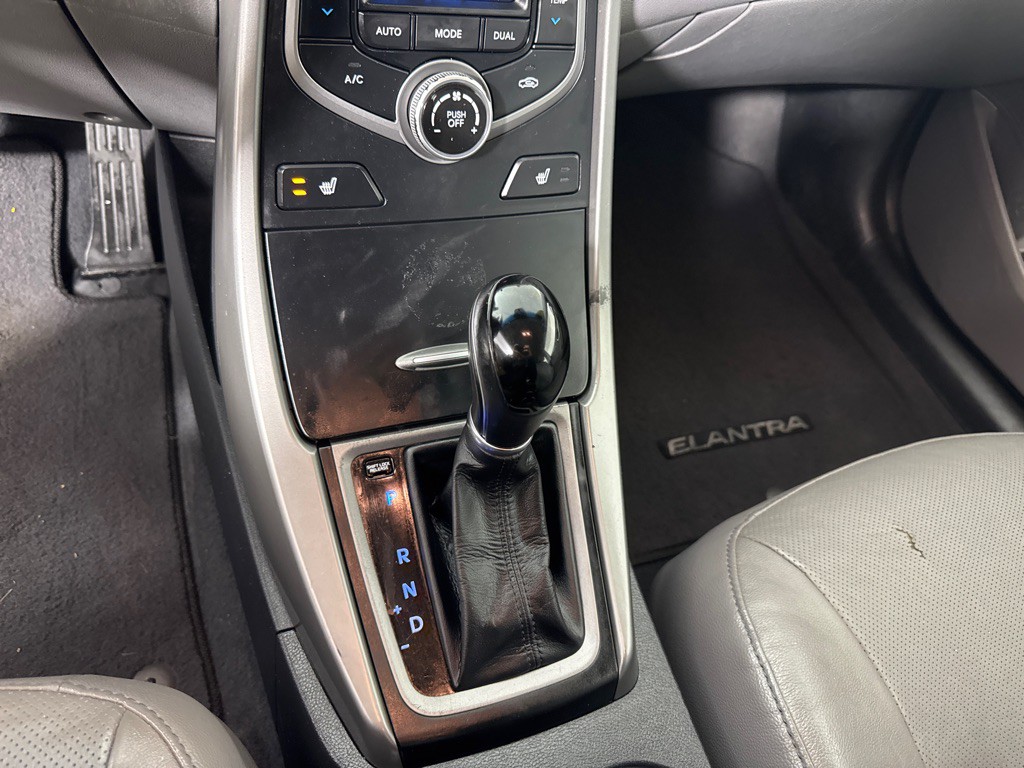 2016 Hyundai Elantra Image 17