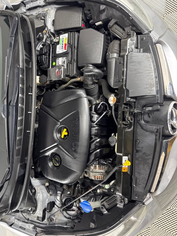 2016 Hyundai Elantra Image 24