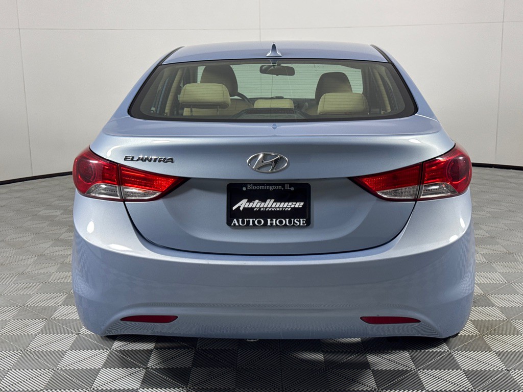 2013 Hyundai Elantra Image 6