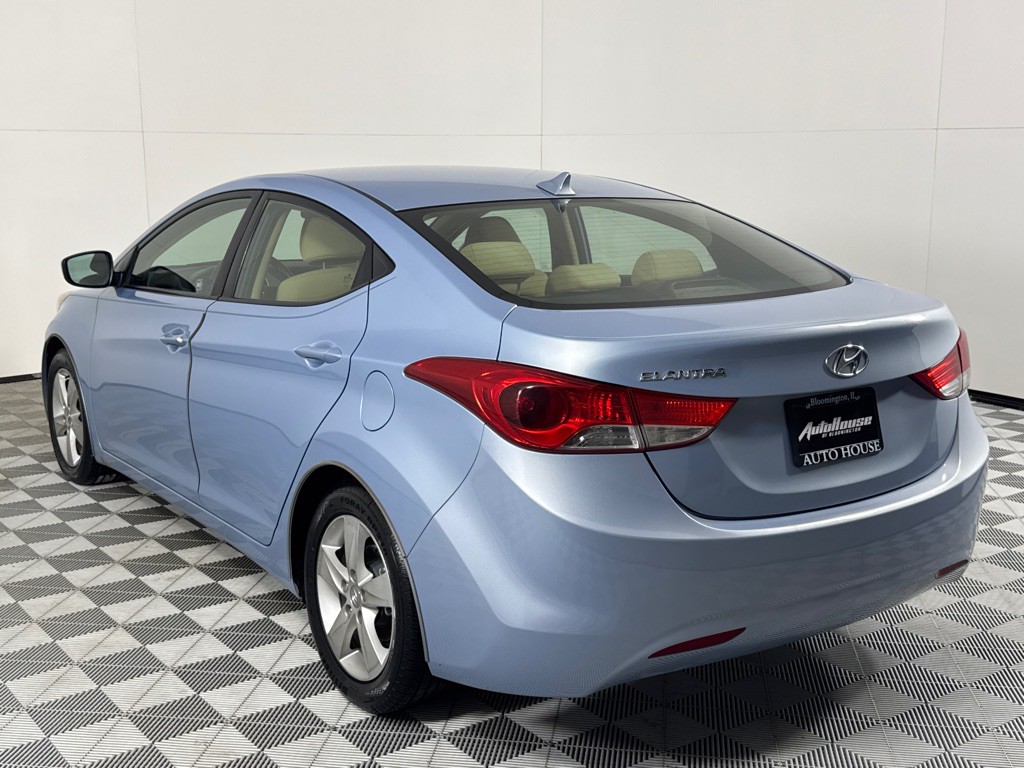 2013 Hyundai Elantra Image 7